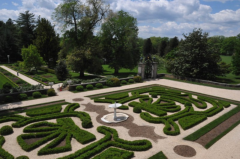 31 Best Places To Visit In Delaware - Nemours Mansion and Gardens