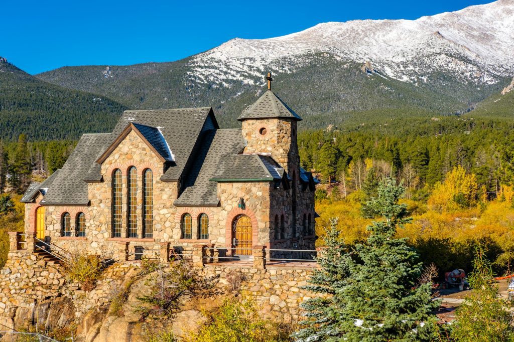 31 Best Places To Visit In Colorado - Estes Park in Colorado