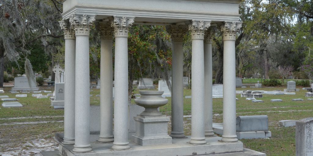 Best Places To Visit In Georgia - Bonaventure Cemetery