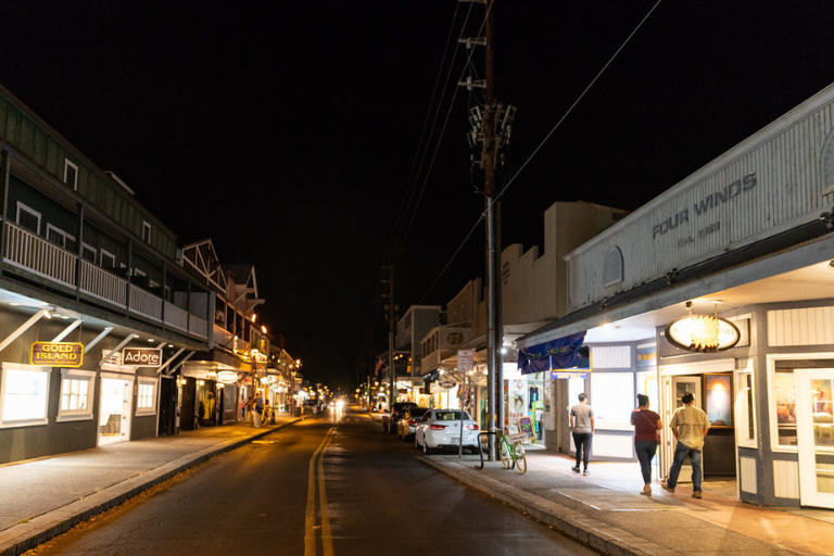 Best Places To Visit In Hawaii - Lahaina Front Street