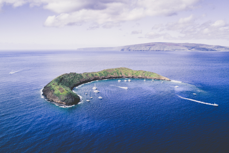 Best Places To Visit In Hawaii - Molokini Crater