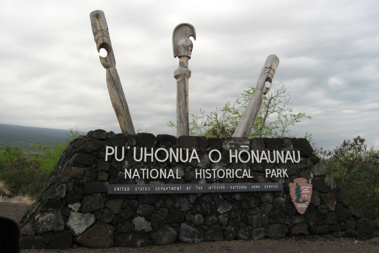 Best Places To Visit In Hawaii - Pu'uhonua o Honaunau National Historical Park
