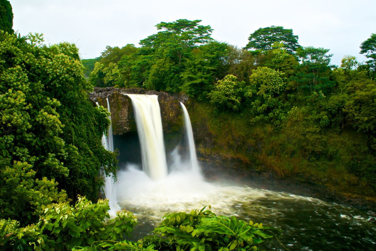 Best Places To Visit In Hawaii - Rainbow Falls