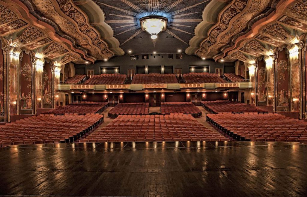 Best Places To Visit In Illinois - Paramount Theatre