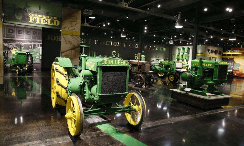 Best Places To Visit In Iowa - John Deere Tractor & Engine Museum